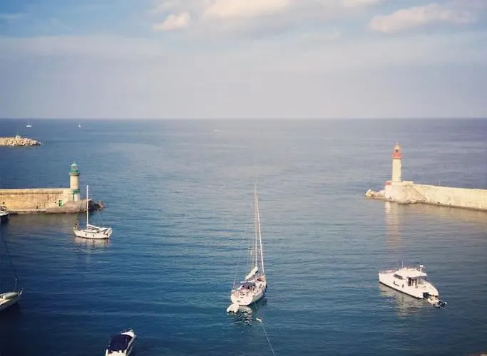 Paoli By Monarca Business And Holidays -